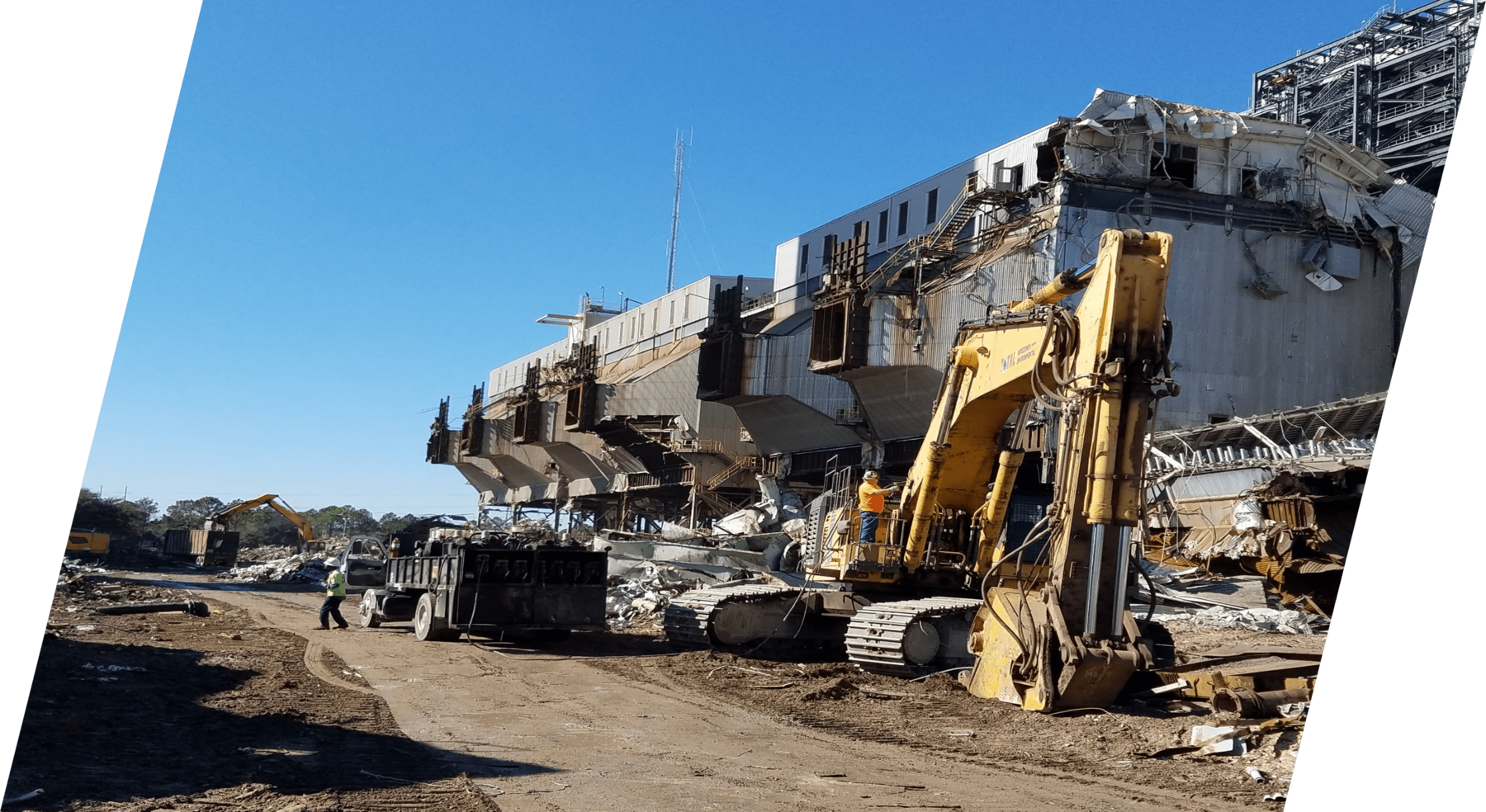 Total Wrecking KNOXVILLE DEMOLITION CONTRACTOR Total Wrecking KNOXVILLE DEMOLITION CONTRACTOR